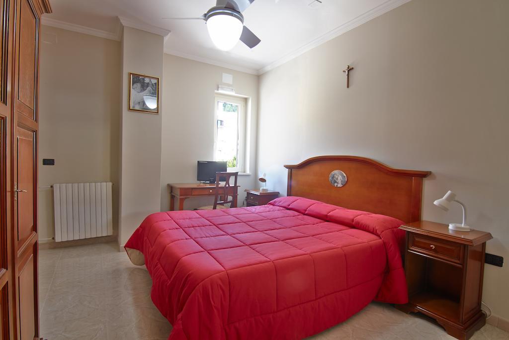Albergo Villa Bianca سان جيوفاني روتوندو الغرفة الصورة